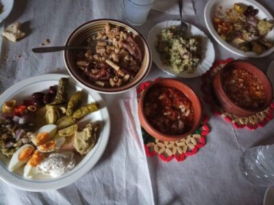 Εστιατόριο Σαλόνι - Καταφύγιο Κορομηλιά Εστιατόριο Σαλόνι - Καταφύγιο Κορομηλιά